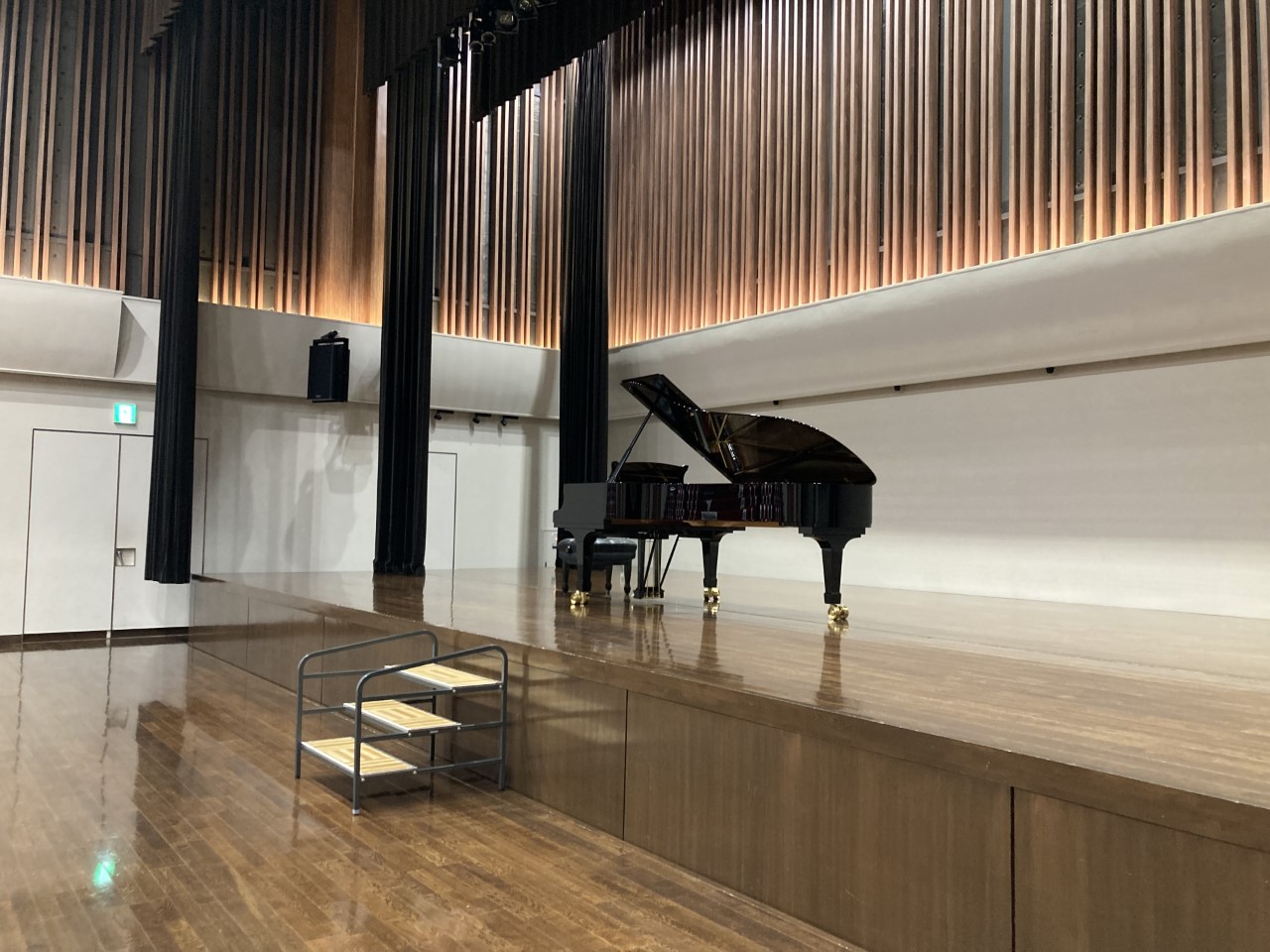 ホールのピアノ