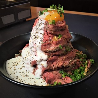 大人気ローストビーフ丼