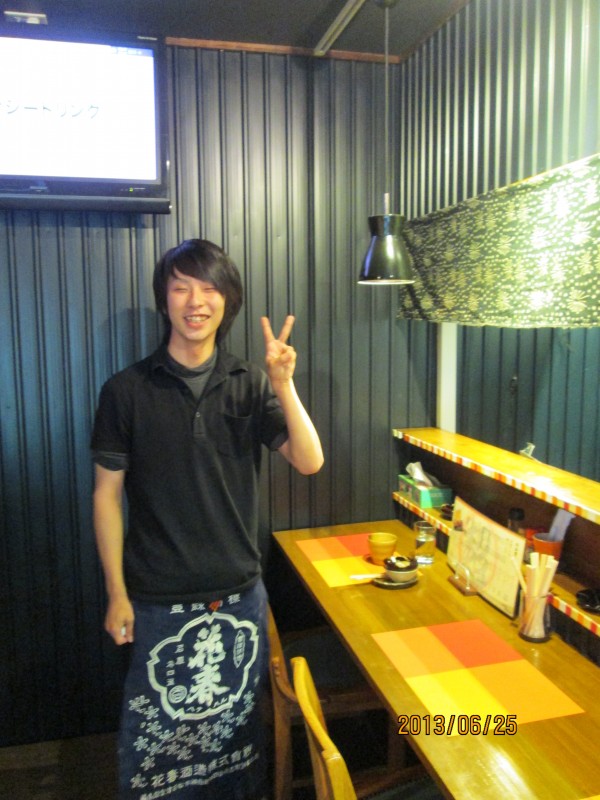 元気な店員さんが笑顔で迎えてくれます